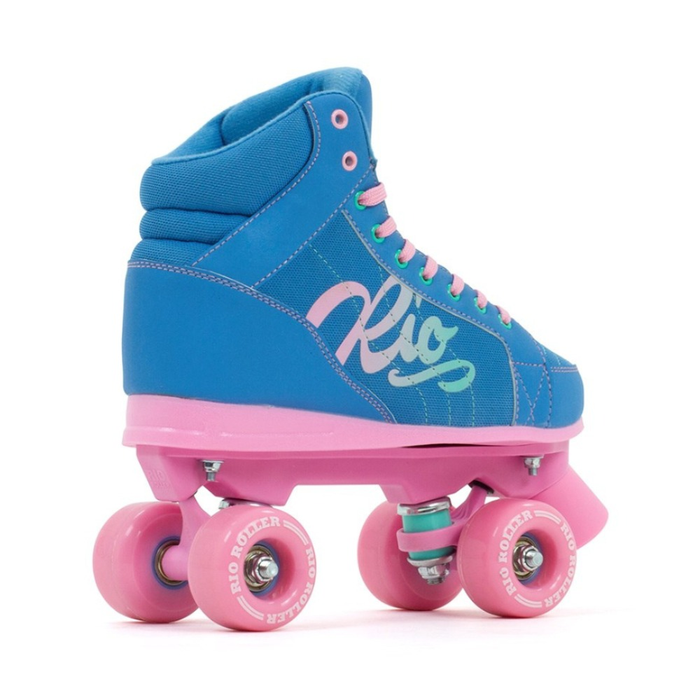 Patín quad Rio Roller Lumina azul con ruedas rosadas, vista lateral