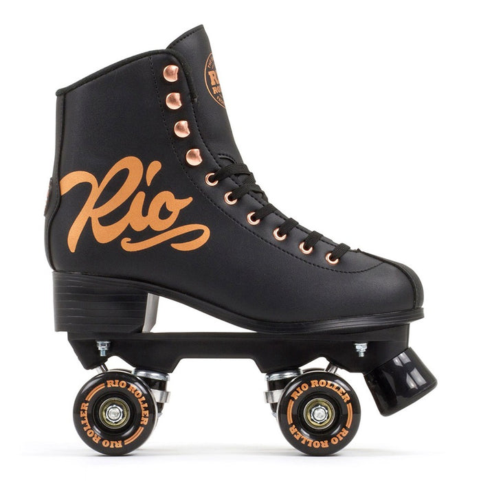 Patín quad Rio Roller Rose negro con detalles cobre, vista lateral