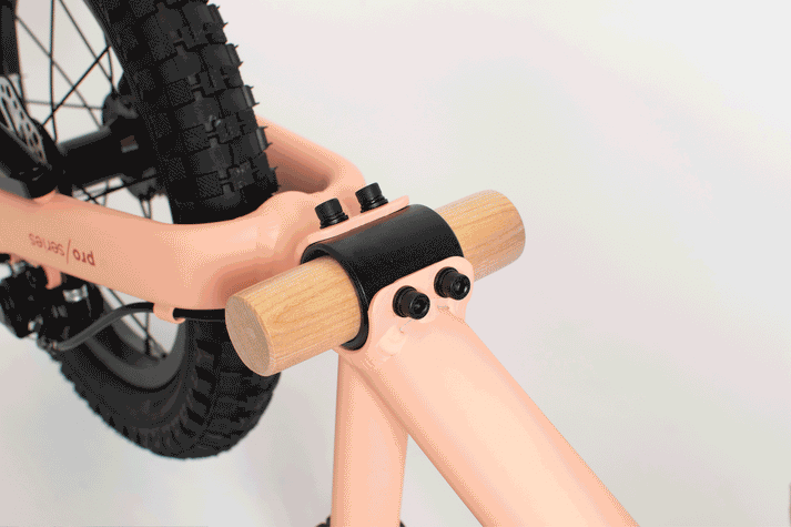 Bicicleta Roda Pro Series Aro 14 + Kit de Pedales Naranjo