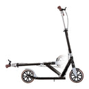 Scooter Globber NL 205 Deluxe Vintage Black mecanismo de plegado en acción
