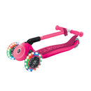 Scooter de 3 ruedas Globber Junior Plegable Lights Fuchsia plegado, vista en ángulo