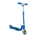 Scooter Infantil Globber Flow Foldable Junior Lights Navy Blue vista frontal en ángulo desde la derecha