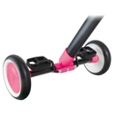 Triciclo de aprendizaje Globber 2 en 1 Fuchsia detalle del pedal y la rueda delantera de espuma EVA