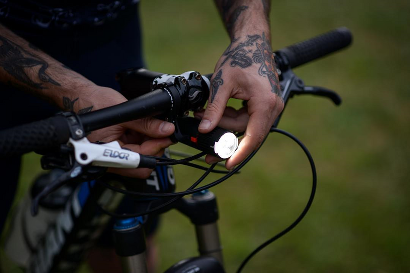 Luz Delantera Para Bicicleta PWR Rider//Knog